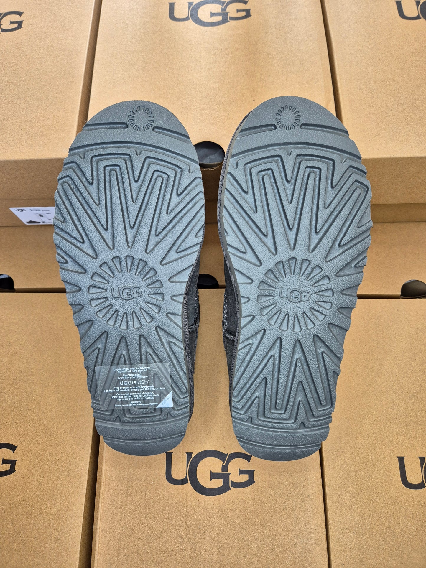 UGG CLASSIC WOMENS SLIPPER (GREY)