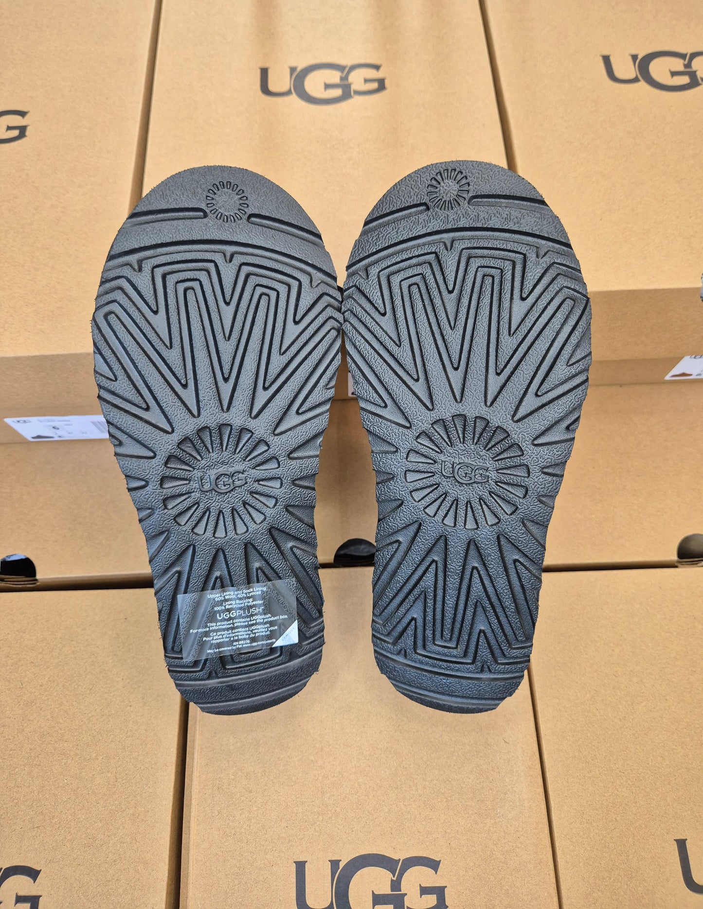 UGG TASMAN SLIPPER (BLACK)