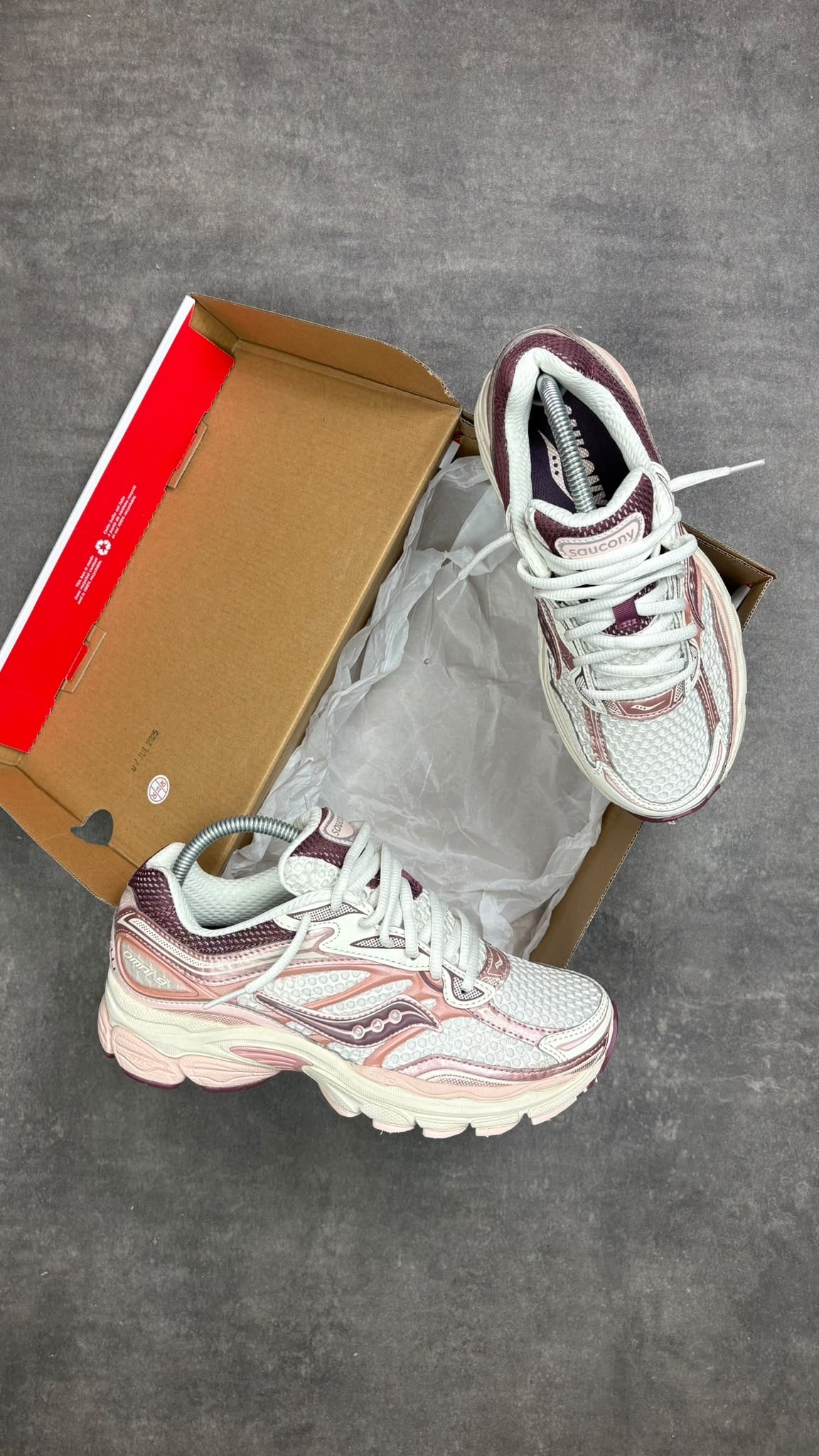 Saucony Omni 9 Ivory Peony
