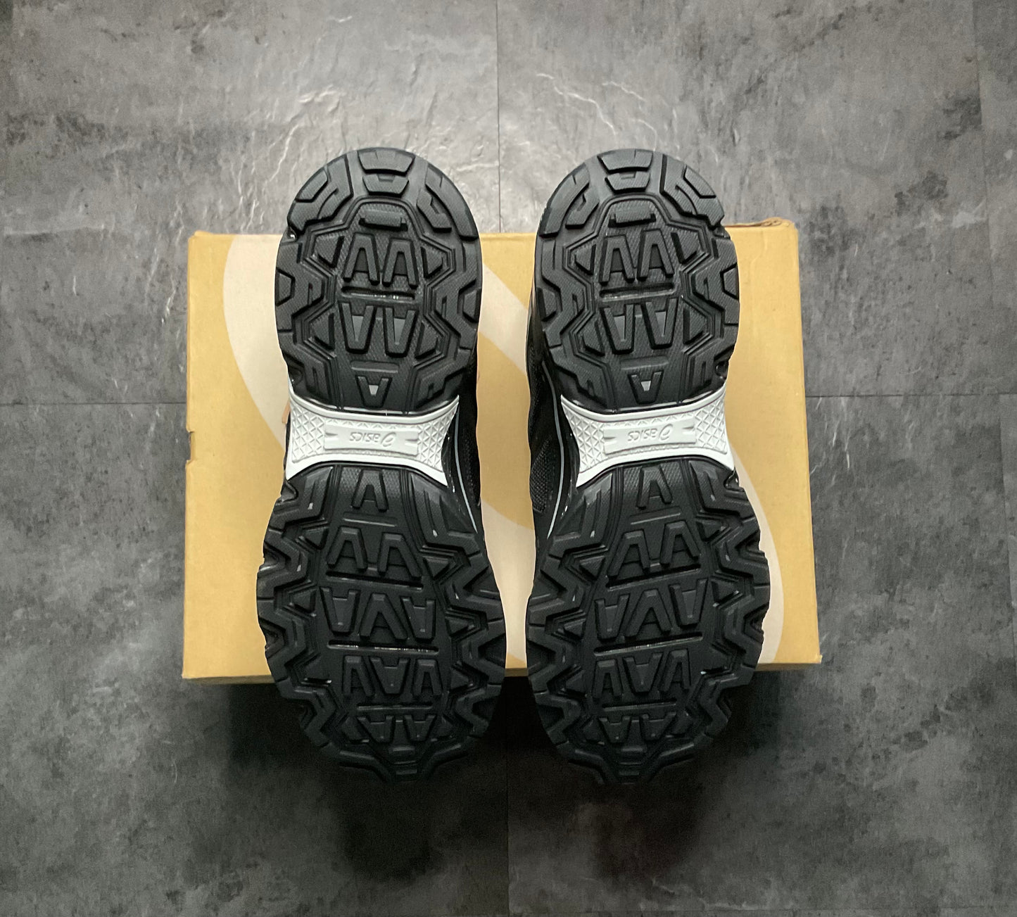 ASICS GEL VENTURE 6 (BLACK PURE SILVER)