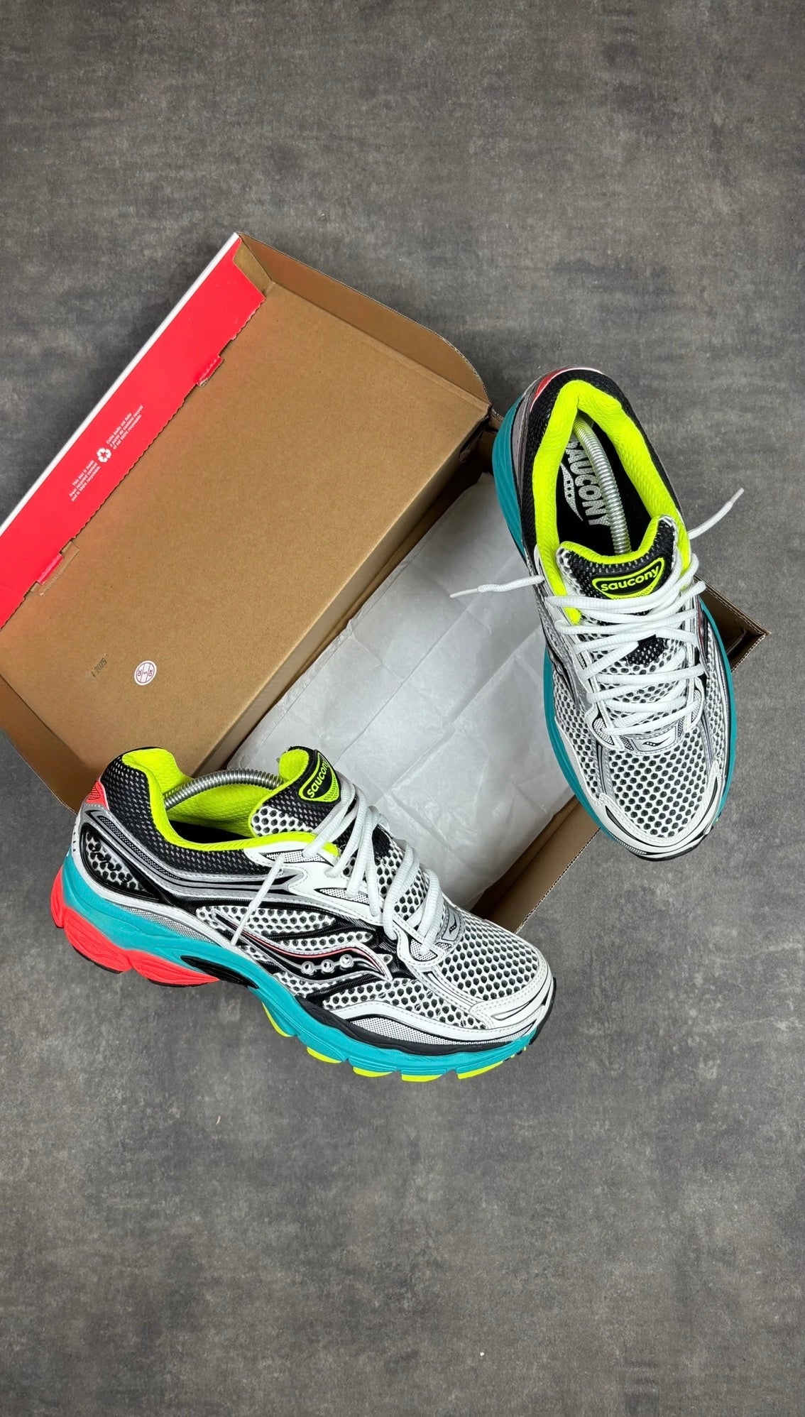 Saucony Progrid Omni 9 Mutant