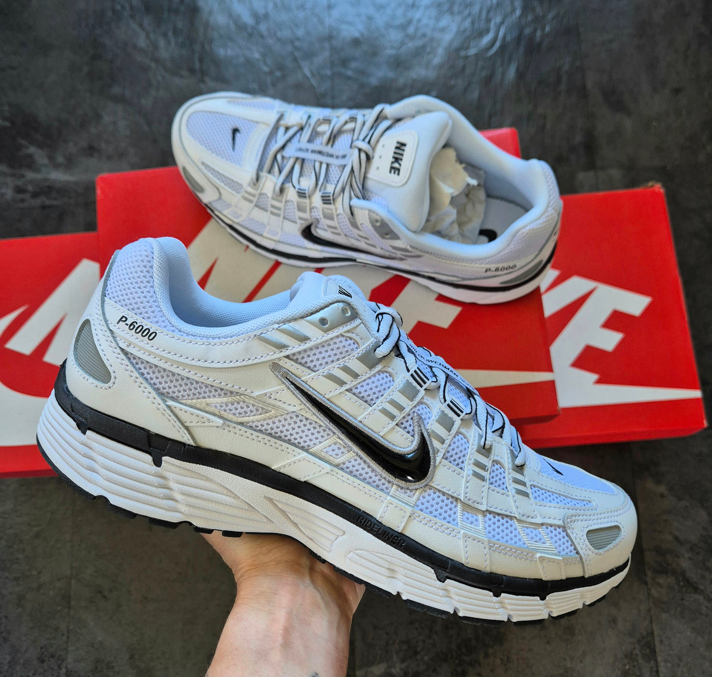NIKE P-6000 WHITE/METALIC SILVER