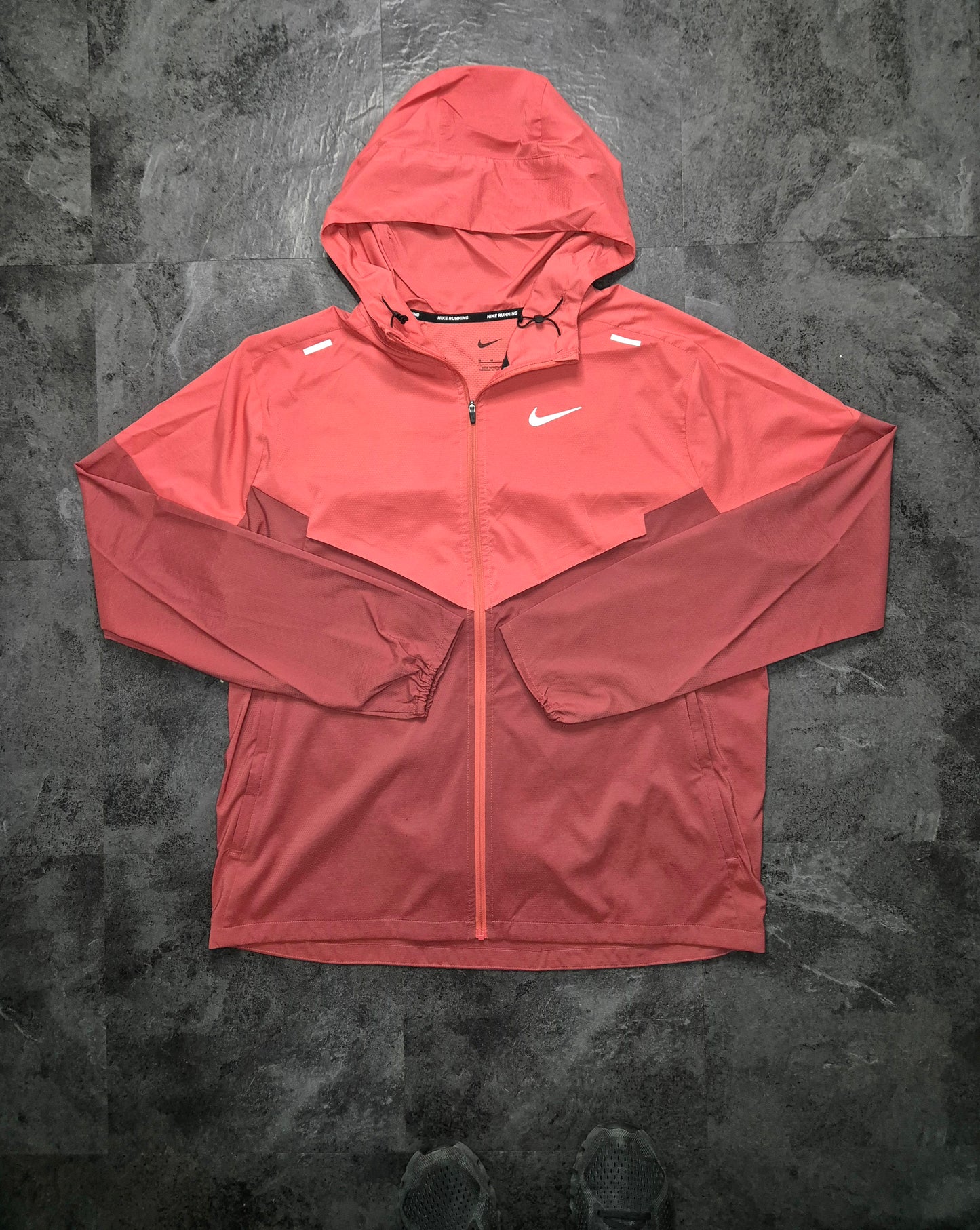 NIKE UV REPEL WINDRUNNER (ADOBE)