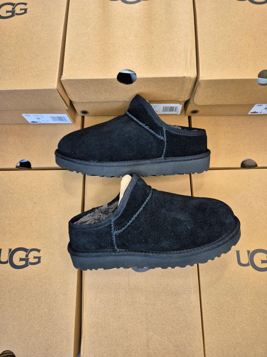 UGG CLASSIC WOMENS SLIPPER (BLACK)