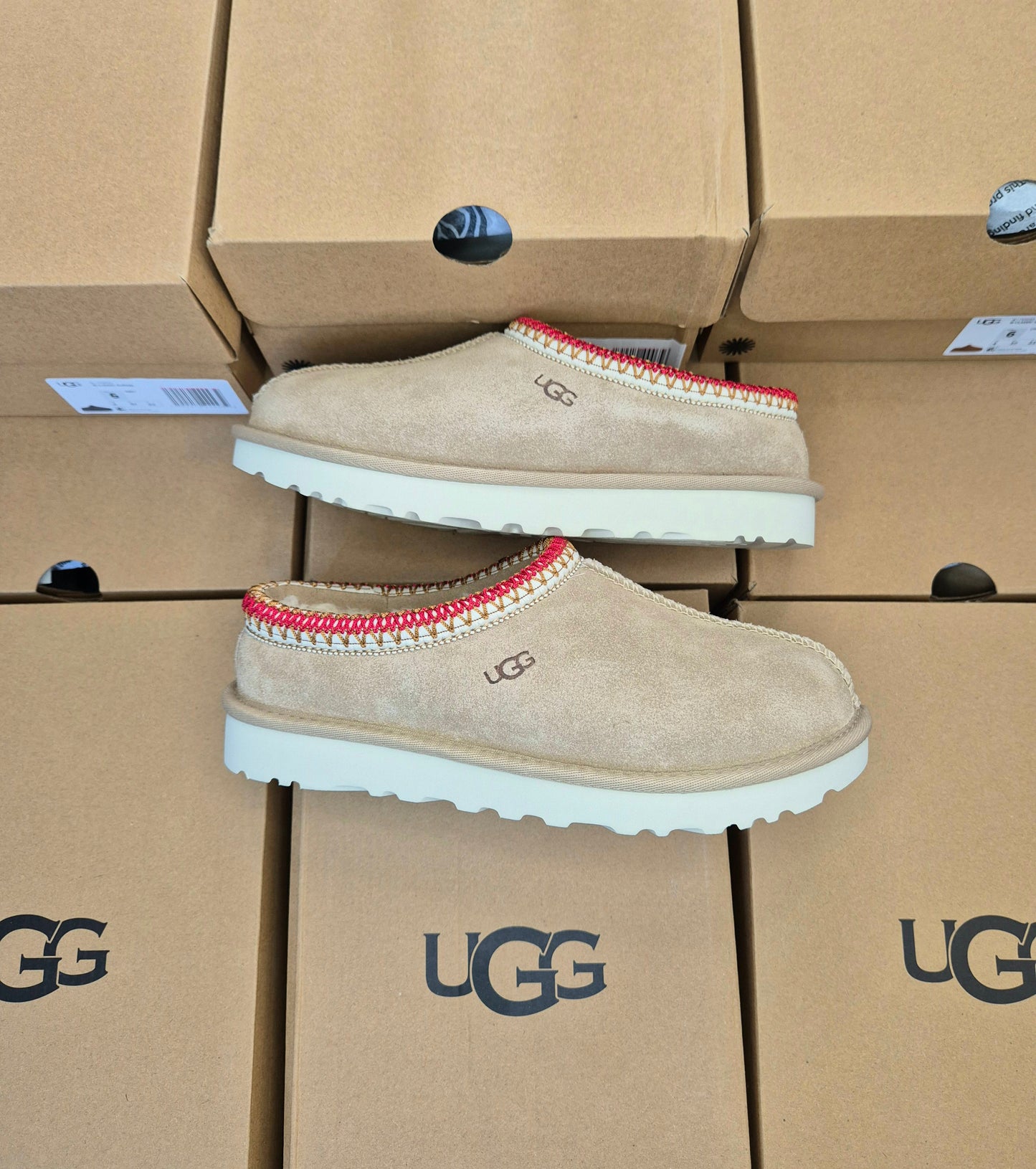 UGG TASMAN SLIPPER (SAND DARK CHERRY)