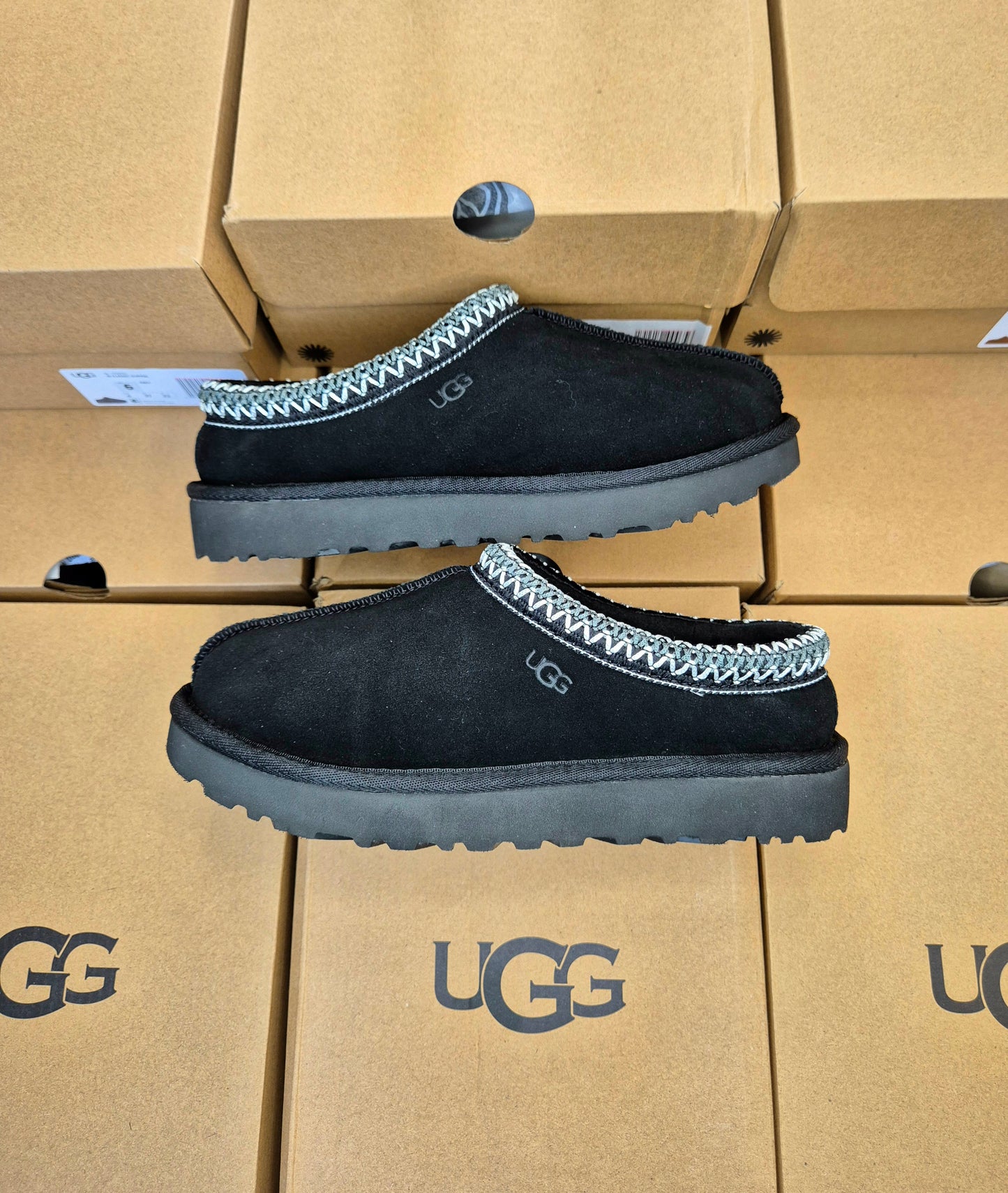 UGG TASMAN SLIPPER (BLACK)