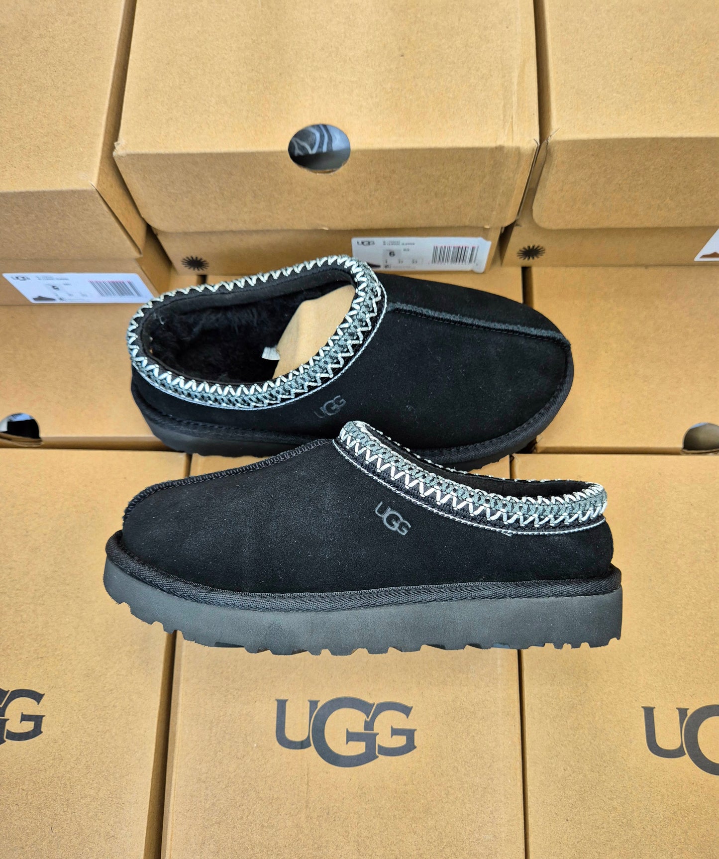 UGG TASMAN SLIPPER (BLACK)