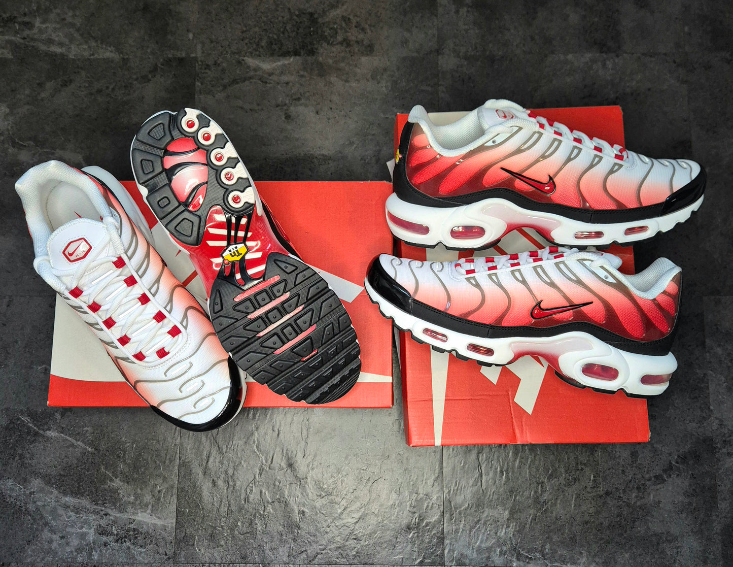 NIKE AIR MAX PLUS TN (UNIVERSITY RED/WHITE)