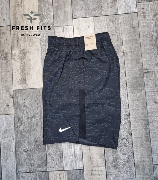 NIKE RUN DIVISION CHALLENGER SHORTS (7") BLACK