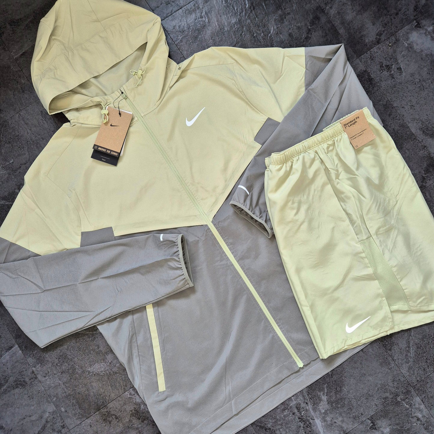 NIKE UV WINDRUNNER & 7" CHALLENGER SHORT SET (OLIVE AURA)