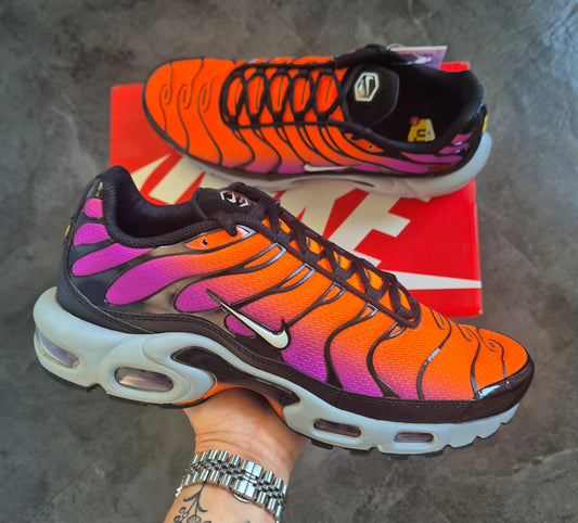Nike Airmax Plus Tn (BLACK Photon Dust/Total Orange)